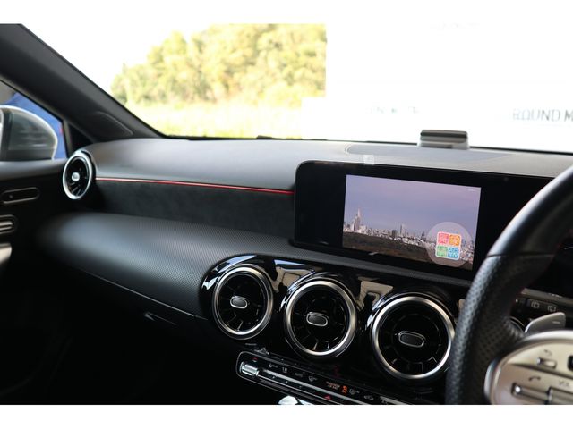 Mercedes Benz A-CLASS 2021-05 24588-9