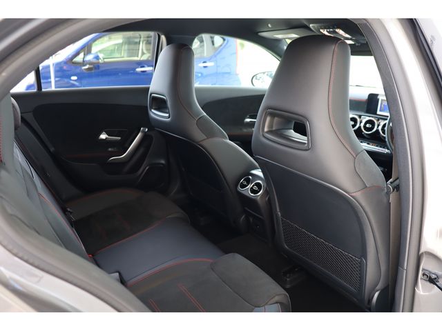 Mercedes Benz A-CLASS 2021-05 24588-17