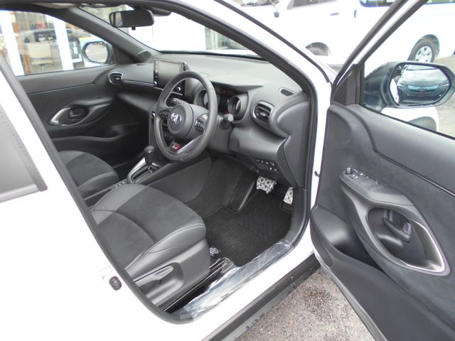 Toyota YARIS CROSS 2023-03 196090-1
