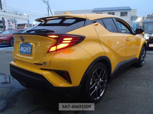 Toyota C-HR 2021-03 264272-1