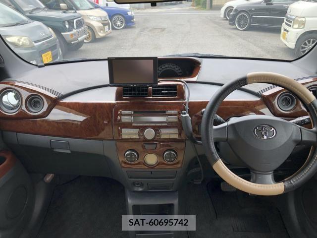 Toyota BB 2007-11 252248-1
