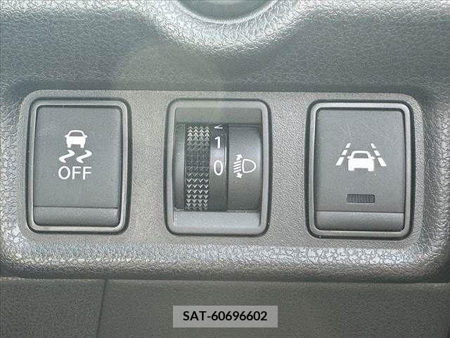 Nissan NOTE 2017-09 340924-6