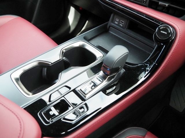 Lexus NX 2023-02 14876-27