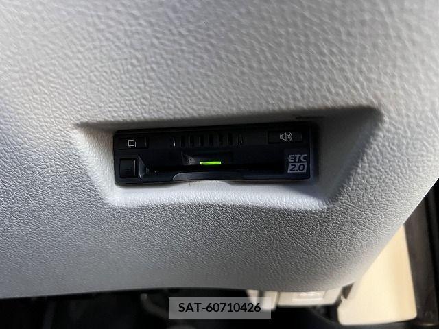 Toyota SIENTA 2017-09 329224-10