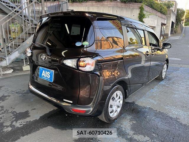 Toyota SIENTA 2017-09 329224-5