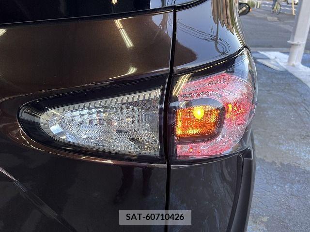 Toyota SIENTA 2017-09 329224-21