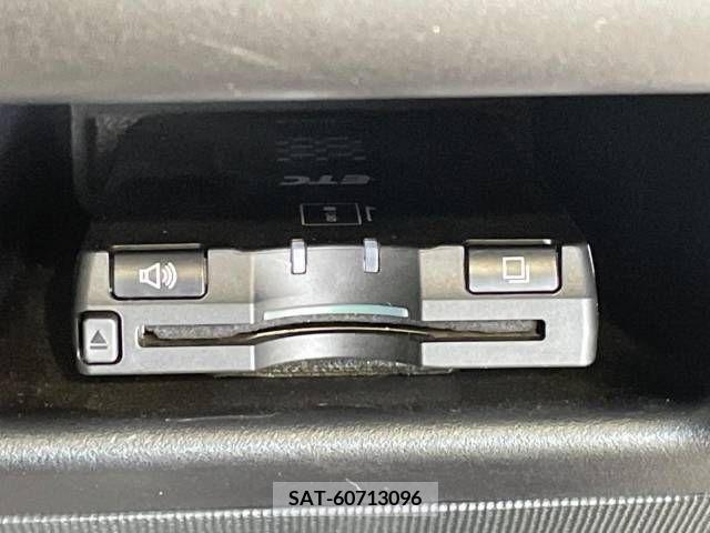 Toyota PORTE 2014-08 281647-7
