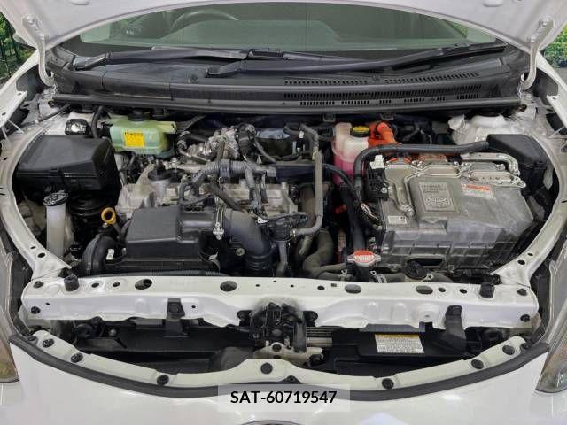 Toyota AQUA 2015-11 225436-18