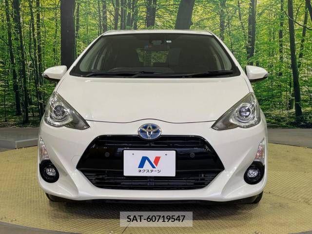 Toyota AQUA 2015-11 225436-14