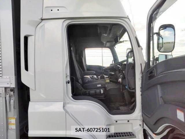 Isuzu GIGA 2022-10 206225-18
