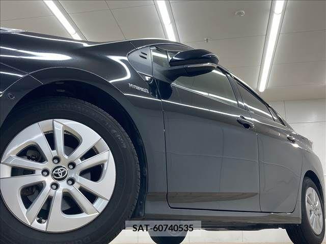 Toyota PRIUS 2017-09 366559-18