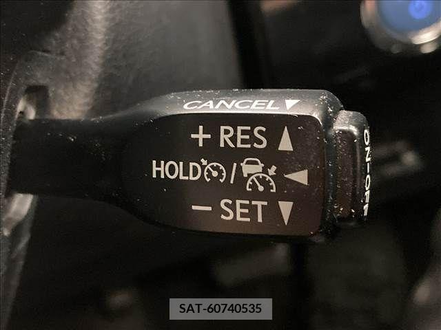 Toyota PRIUS 2017-09 366559-5