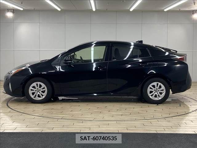 Toyota PRIUS 2017-09 366559-15