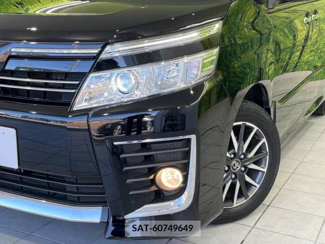 Toyota VOXY 2015-05 245207-11