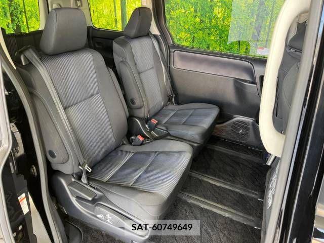 Toyota VOXY 2015-05 245207-7
