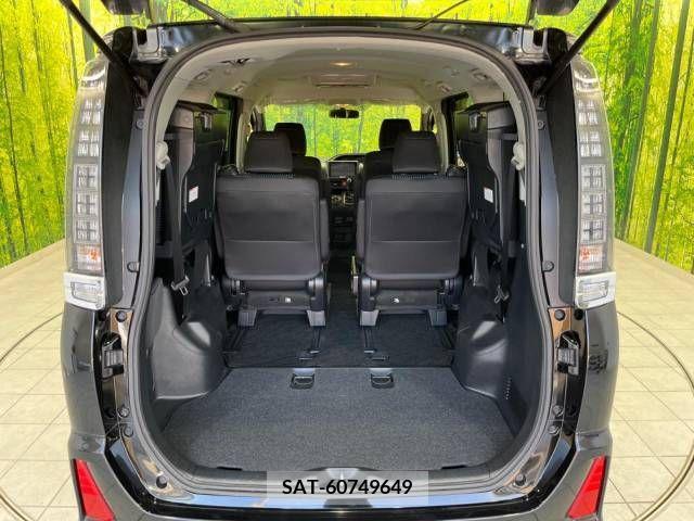 Toyota VOXY 2015-05 245207-9