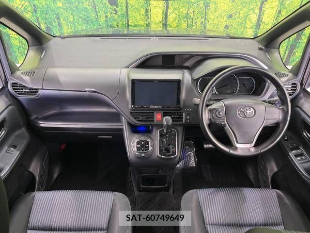 Toyota VOXY 2015-05 245207-1