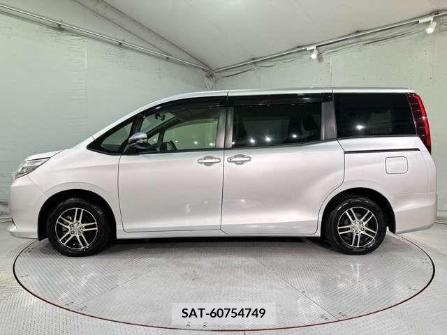 Toyota NOAH 2014-02 279476-11