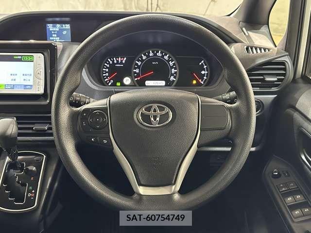 Toyota NOAH 2014-02 279476-13