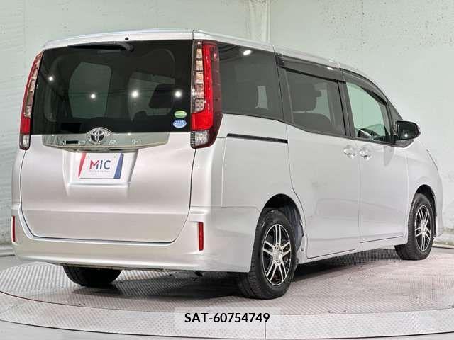 Toyota NOAH 2014-02 279476-8