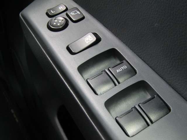 Nissan MOCO 2013-02 8514-15