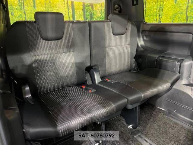 Toyota VOXY 2019-09 370317-10