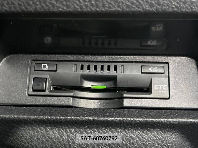 Toyota VOXY 2019-09 370317-7