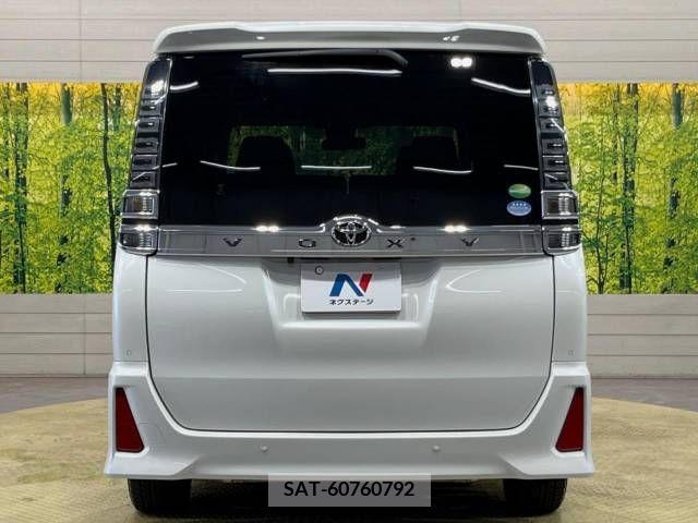 Toyota VOXY 2019-09 370317-16