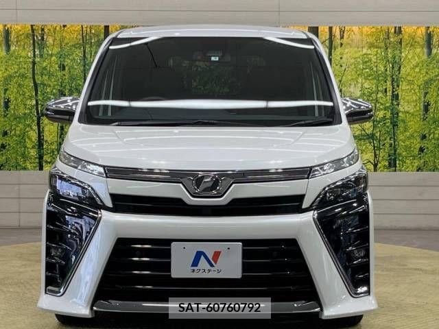 Toyota VOXY 2019-09 370317-15