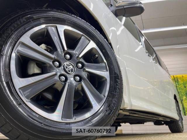 Toyota VOXY 2019-09 370317-14