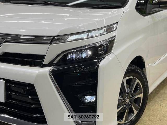 Toyota VOXY 2019-09 370317-13