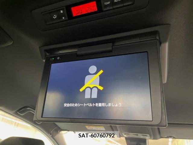 Toyota VOXY 2019-09 370317-2