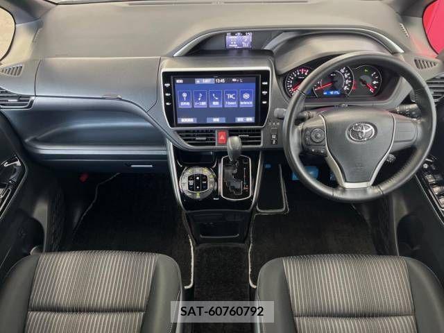 Toyota VOXY 2019-09 370317-1