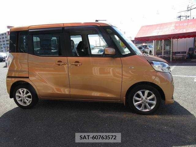 Nissan ROOX 2019-03 323899-16