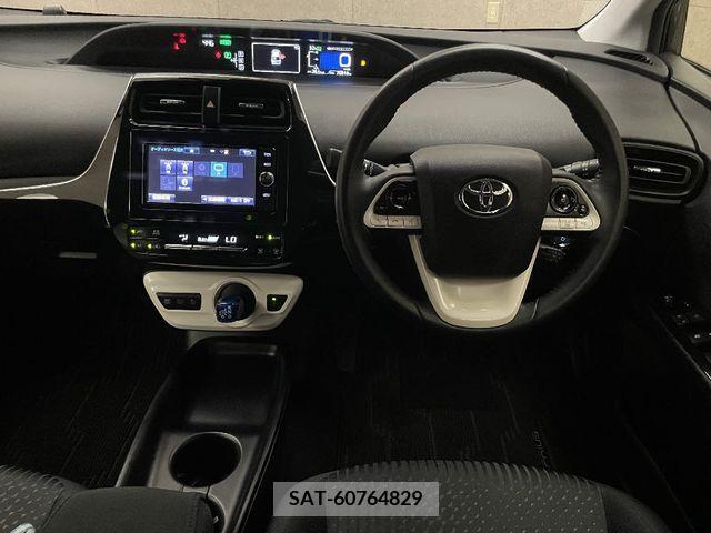 Toyota PRIUS 2017-11 326505-1