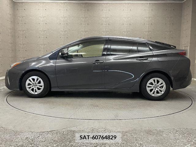 Toyota PRIUS 2017-11 326505-6