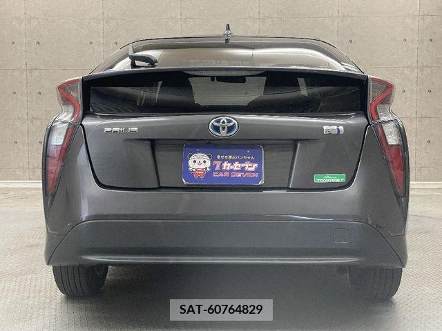 Toyota PRIUS 2017-11 326505-5