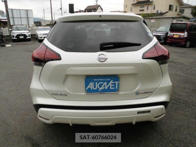 Nissan KICKS 2021-08 362296-8