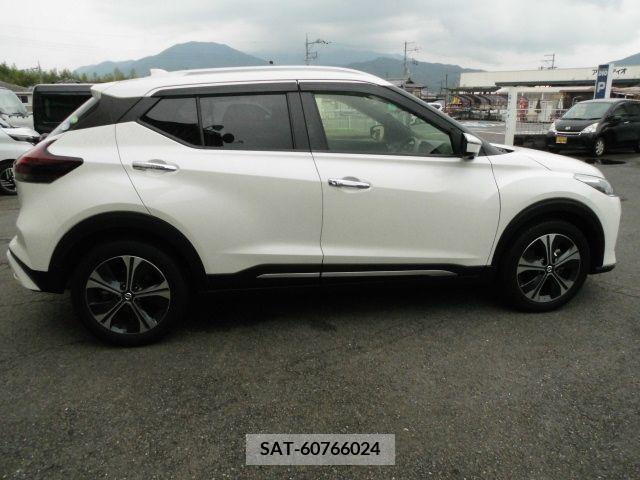 Nissan KICKS 2021-08 362296-6