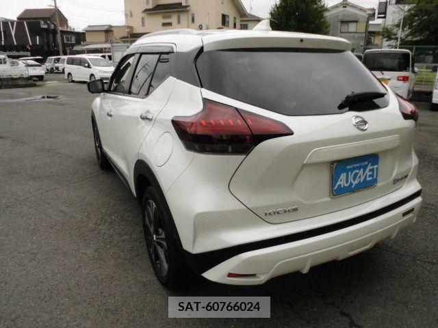 Nissan KICKS 2021-08 362296-2