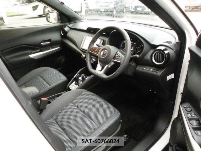 Nissan KICKS 2021-08 362296-1