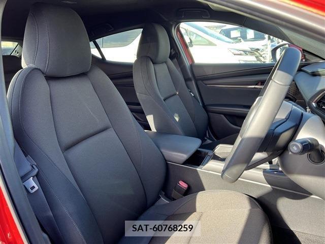 Mazda MAZDA3 2019-08 207706-18