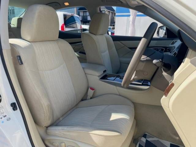 Nissan FUGA 2015-02 9177-9