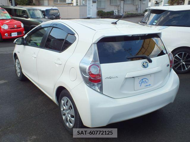 Toyota AQUA 2013-03 206474-6