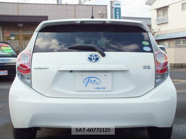 Toyota AQUA 2013-03 206474-7