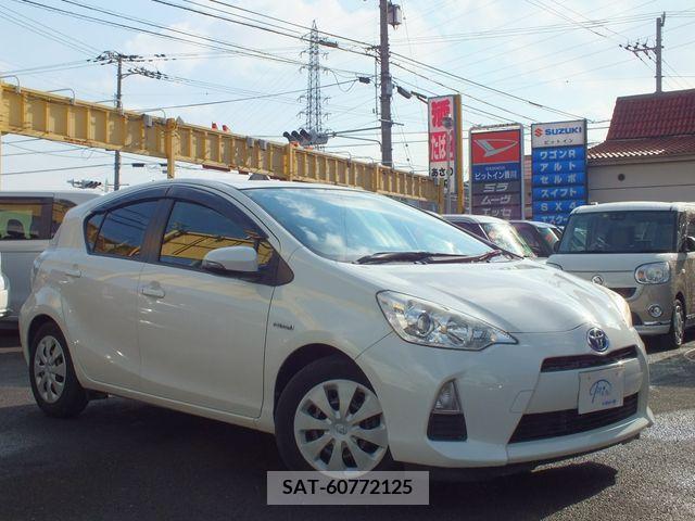 Toyota AQUA 2013-03 206474-3