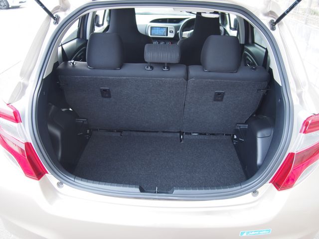 Toyota VITZ 2014-11 2336-8