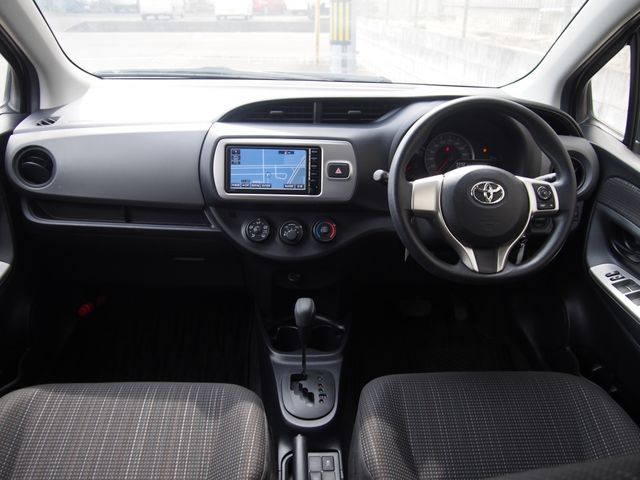 Toyota VITZ 2014-11 2336-1