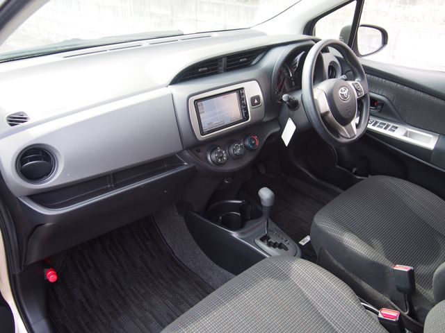 Toyota VITZ 2014-11 2336-5