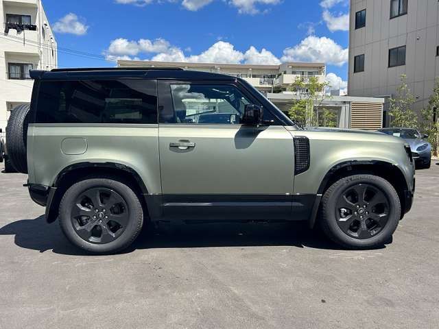 ROVER DEFENDER 2022-10 6400-6